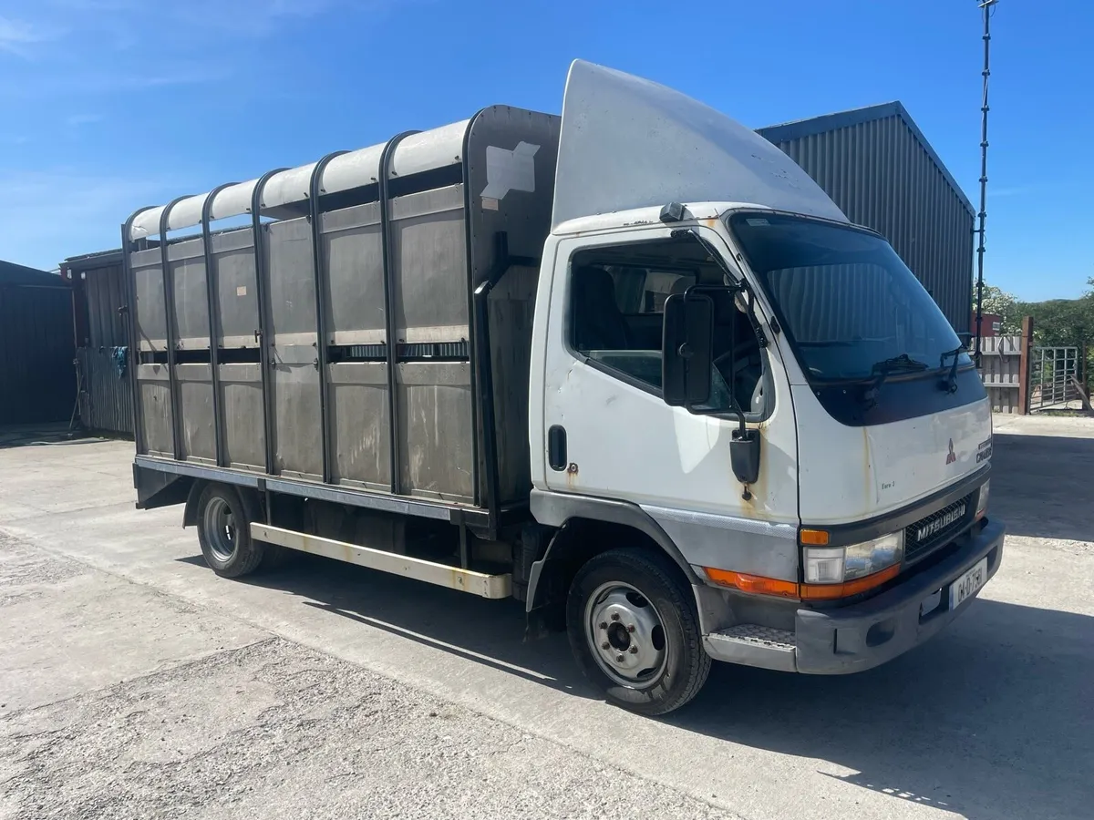 Cattle truck - Image 1