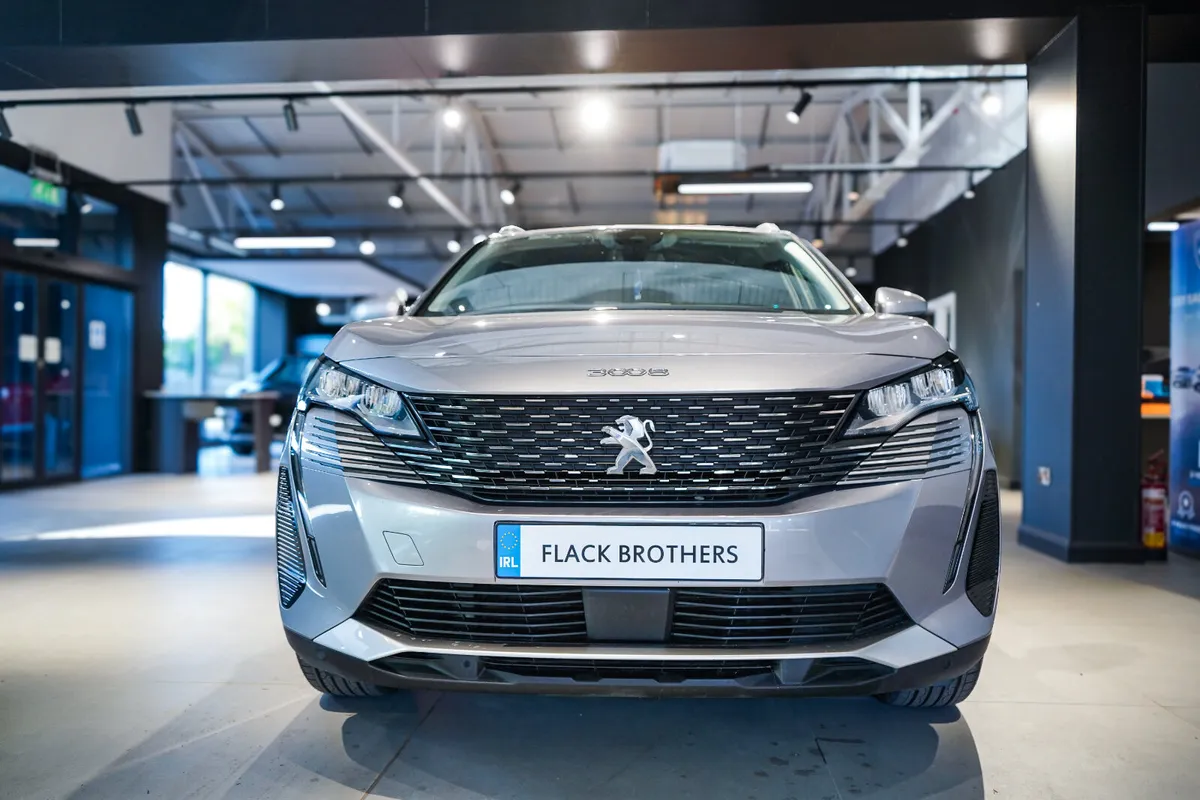 2021 Peugeot 3008 Allure 1.5 BlueHDi 130bhp - Image 3