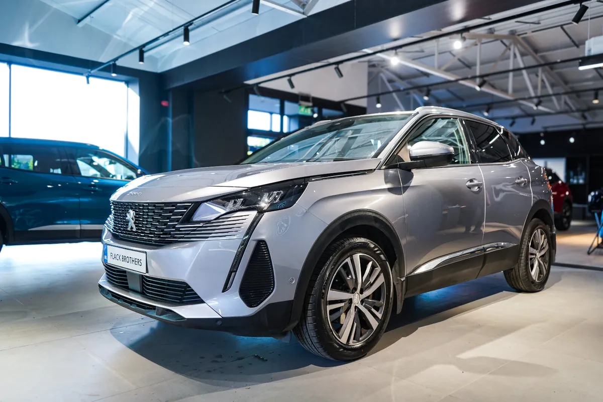 2021 Peugeot 3008 Allure 1.5 BlueHDi 130bhp - Image 4