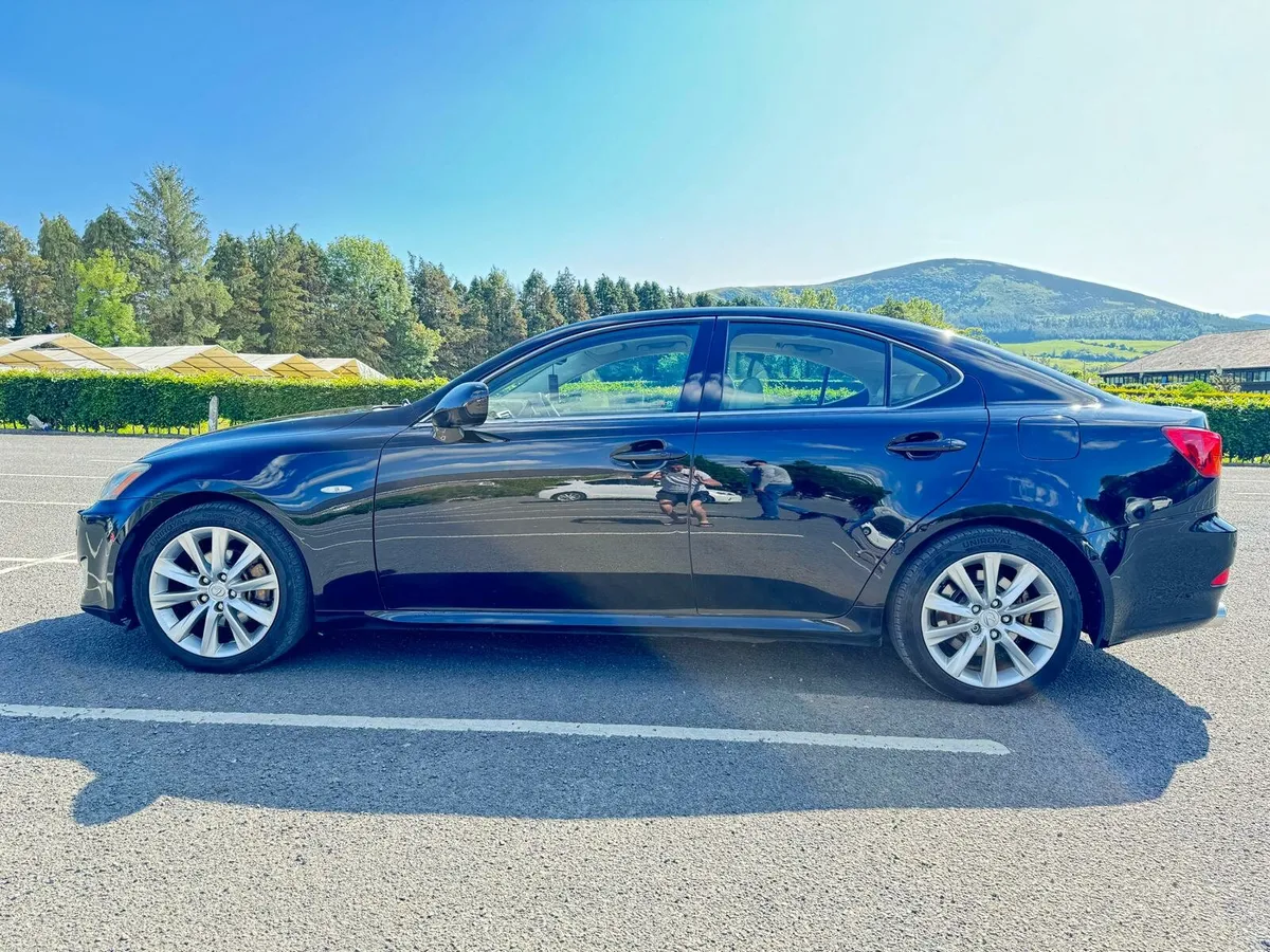 Car - Image 2