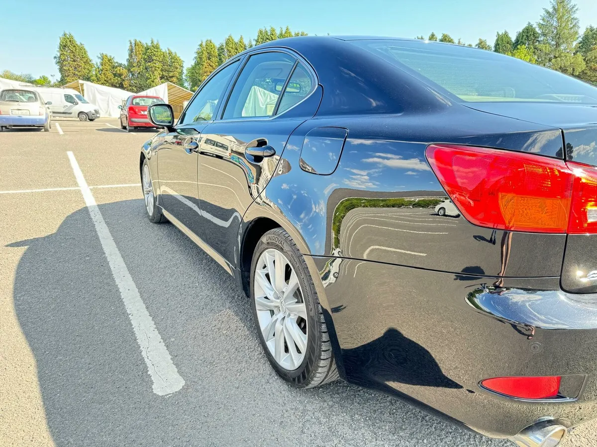 Car - Image 4