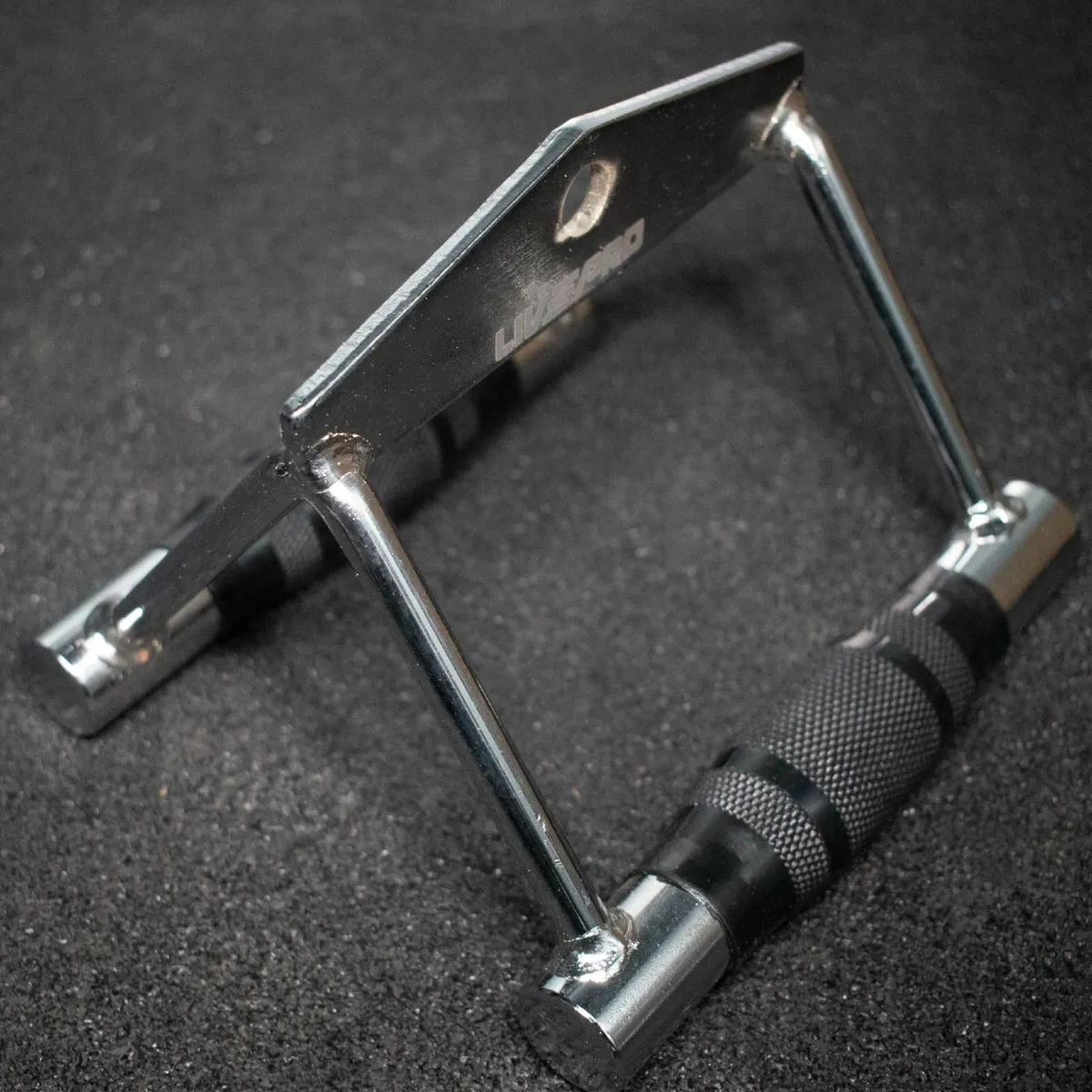Cable machine rowing handle