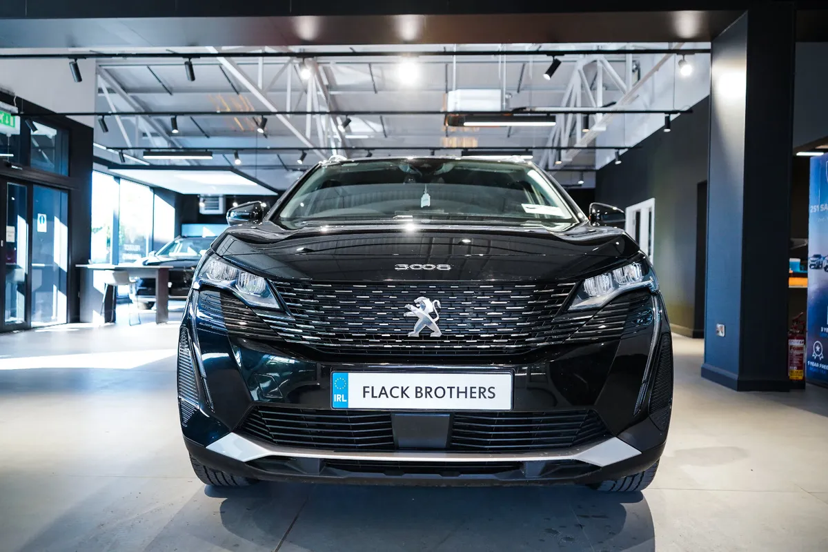 2023 Peugeot 3008 Allure 1.5 BlueHDi 130bhp - Image 2