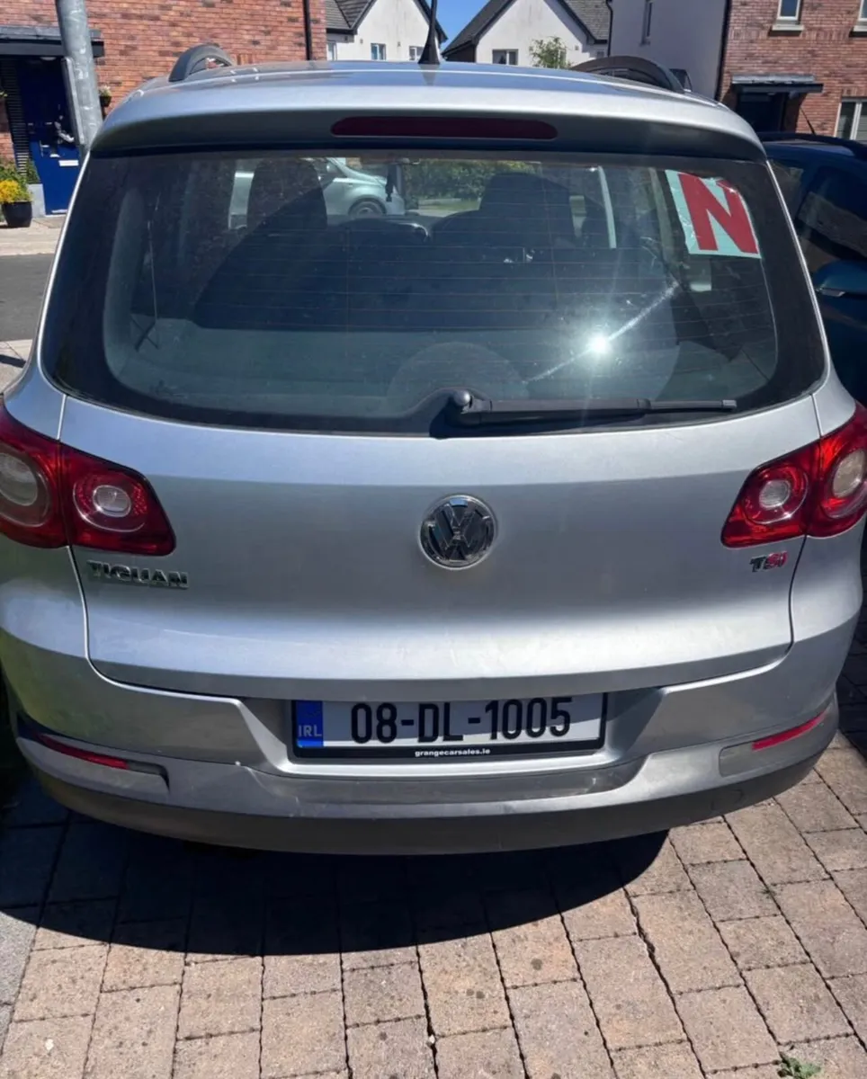 Volkswagen Tiguan 2008 - Image 2