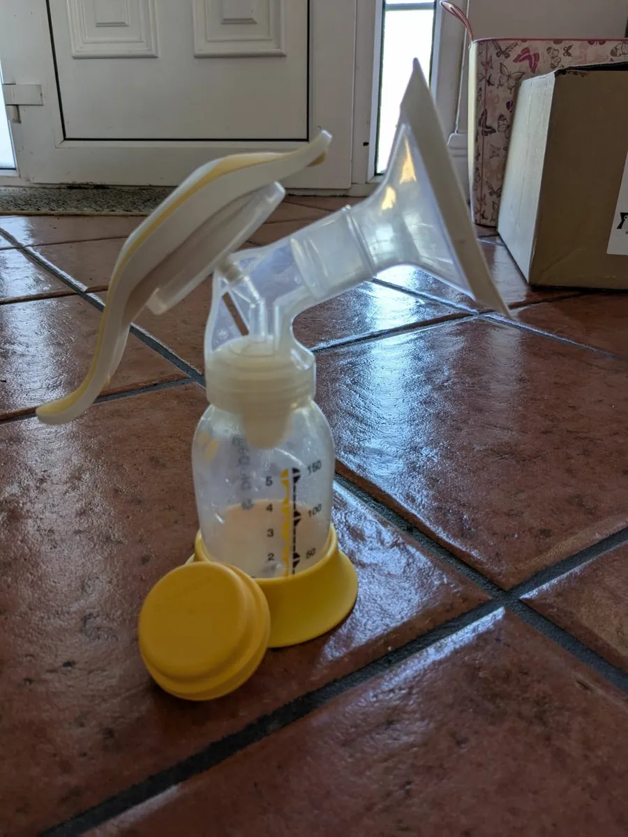 Medela manual breast pump - Image 1