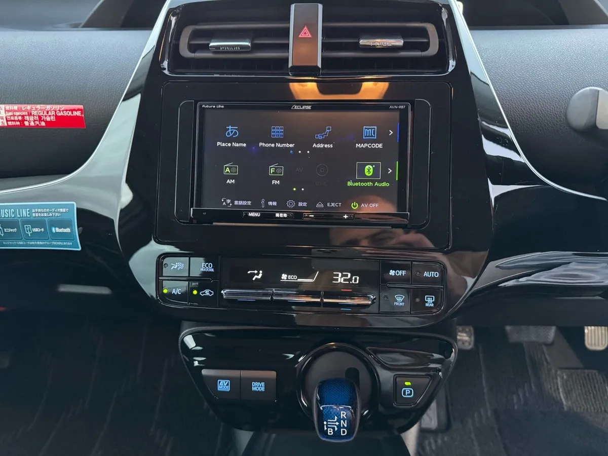 Toyota Prius Luxury - Image 2