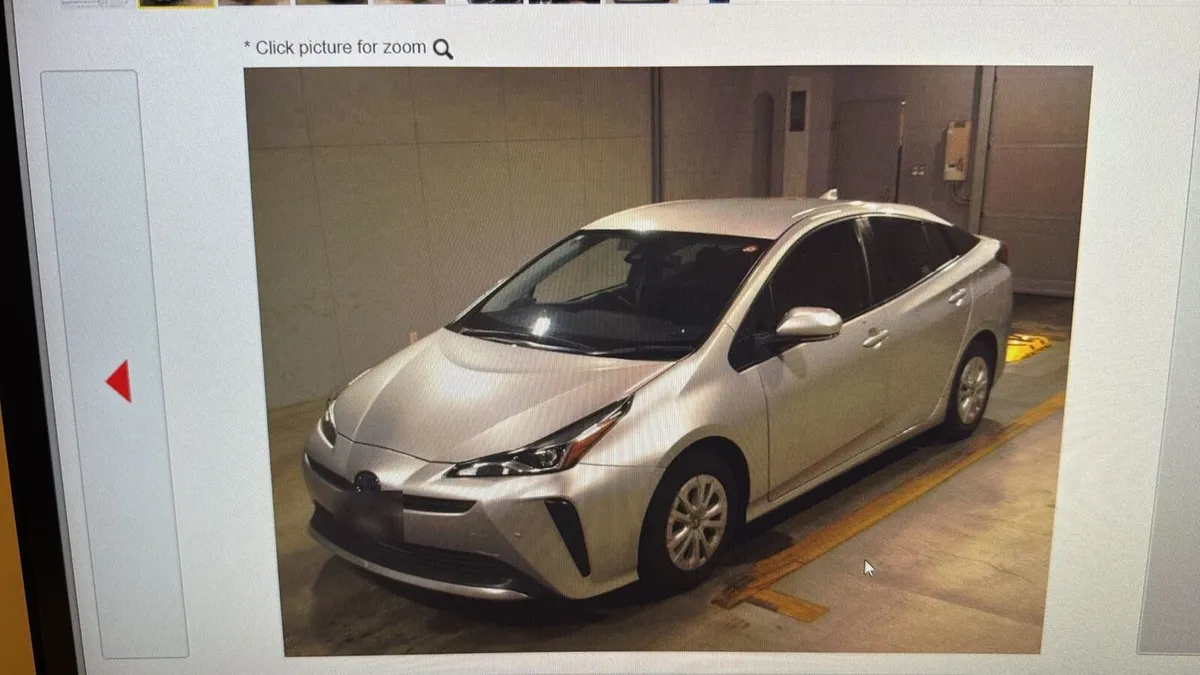 Toyota Prius Luxury - Image 4