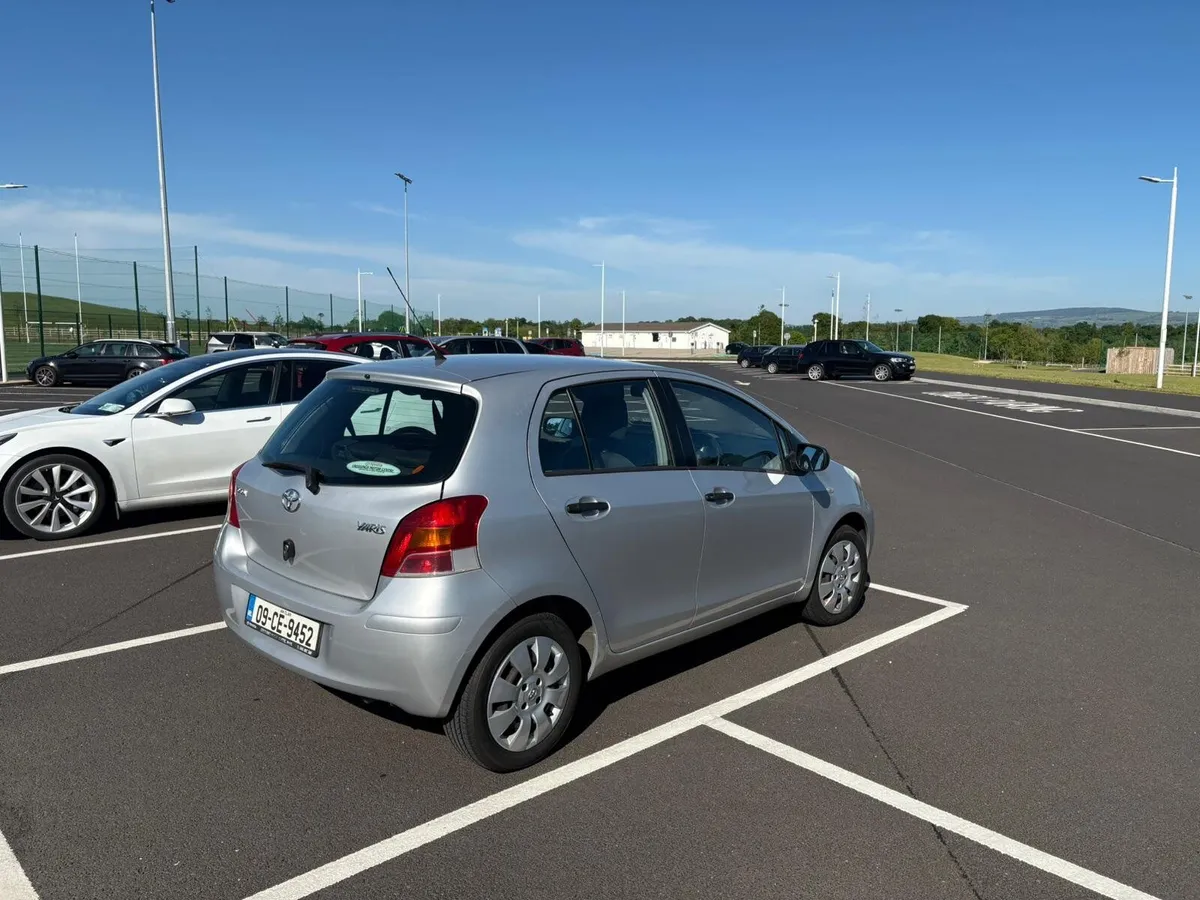 Toyota Yaris 2009 - Image 3
