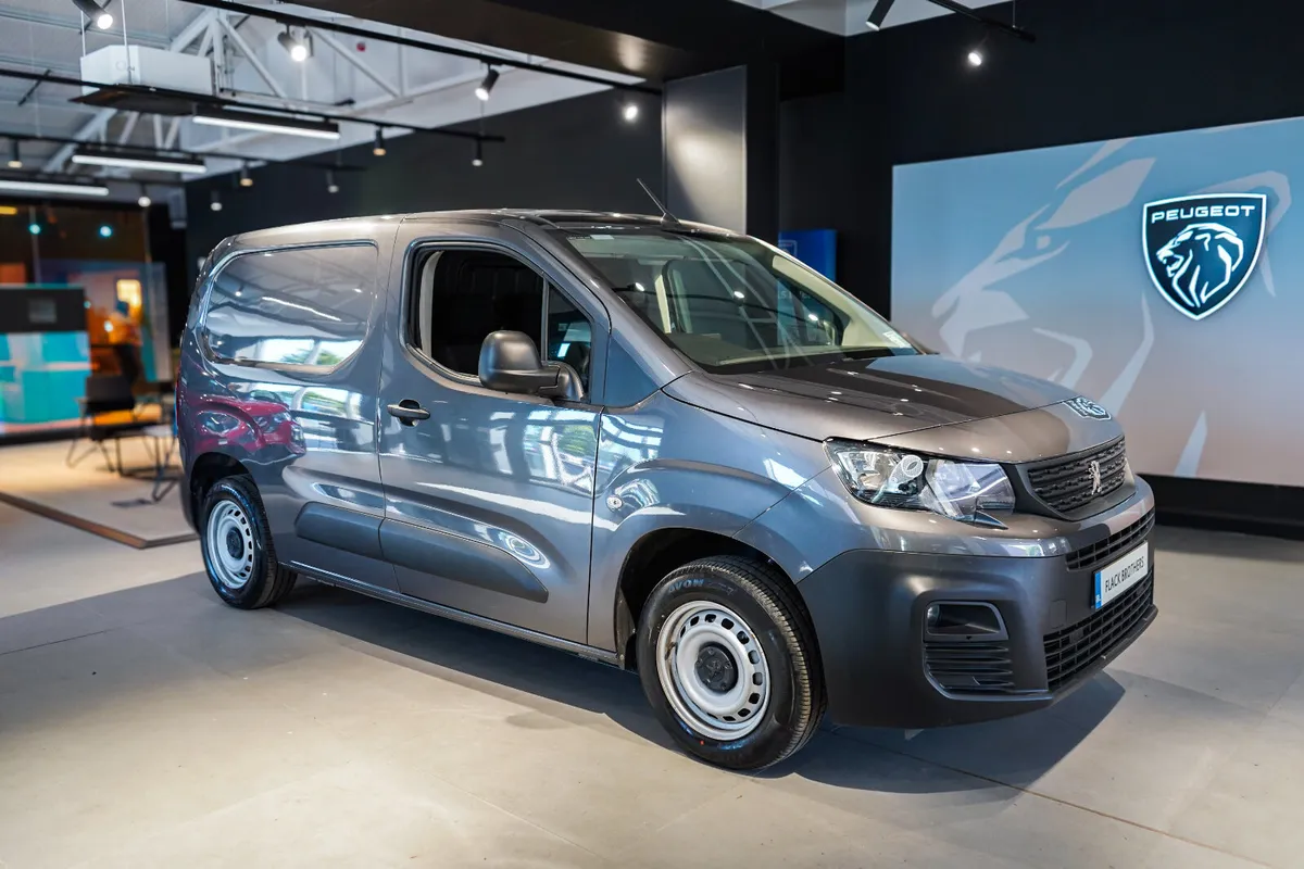 2024 Peugeot Partner Active Plus - Image 2