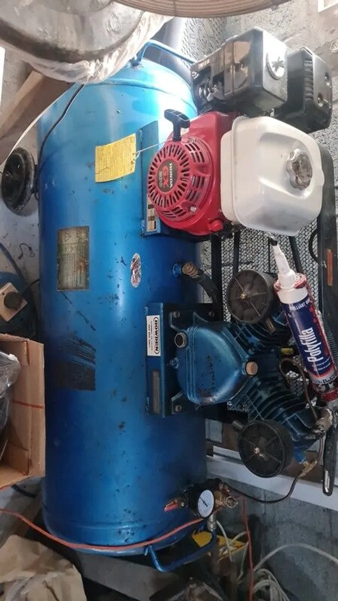 petrol air compressor 200l