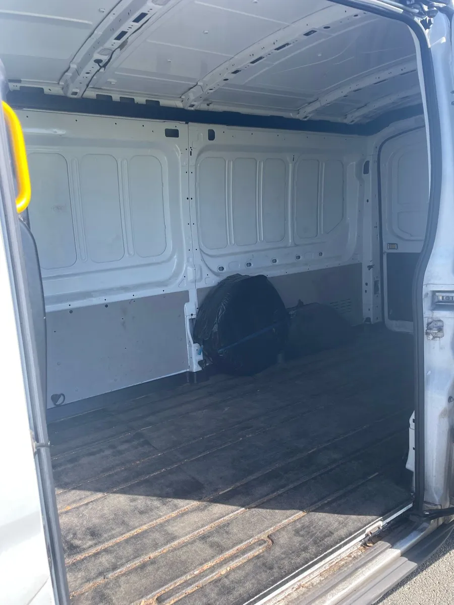 Ford Transit 2019 Trend TAX/DOE 07/25 - Image 4