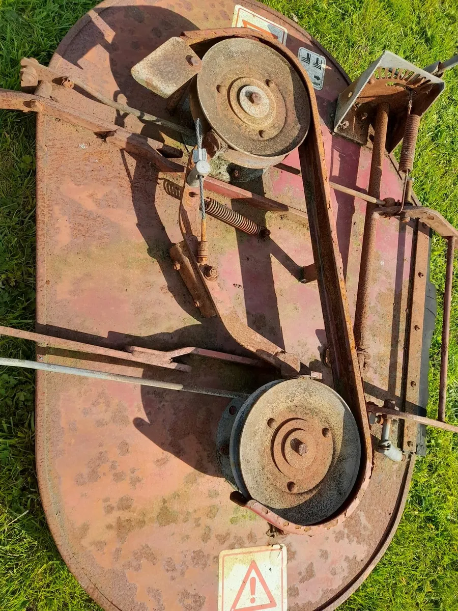 Cutting deck for lawnmaster h1200 - Image 2