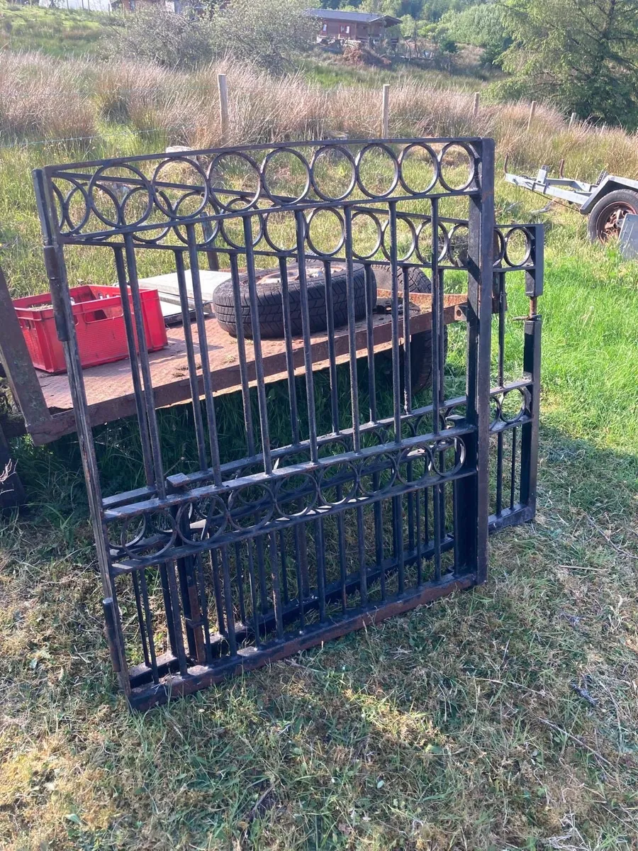 Gates - Image 2