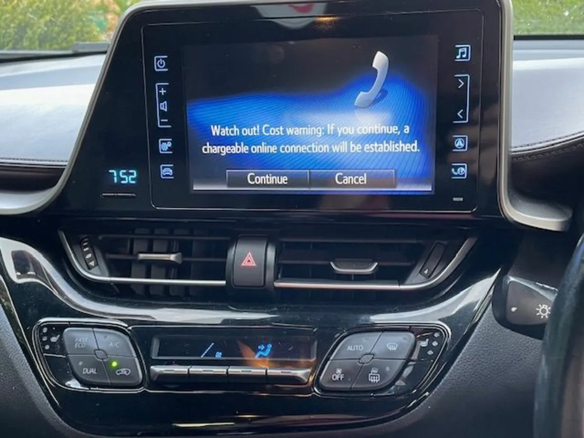 Toyota C-HR July 2017 SOL model - Image 3