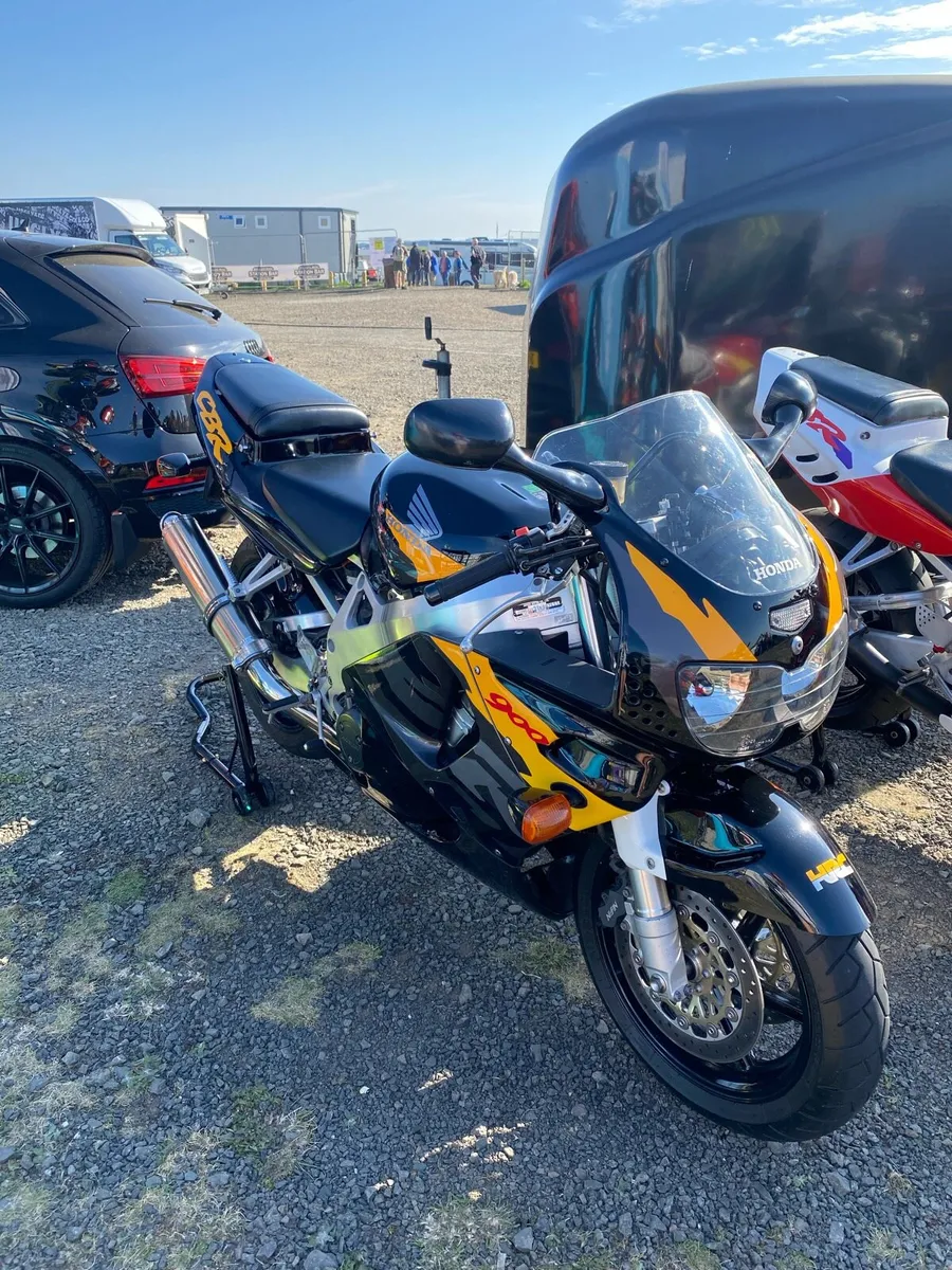 CBR900RR - Image 3