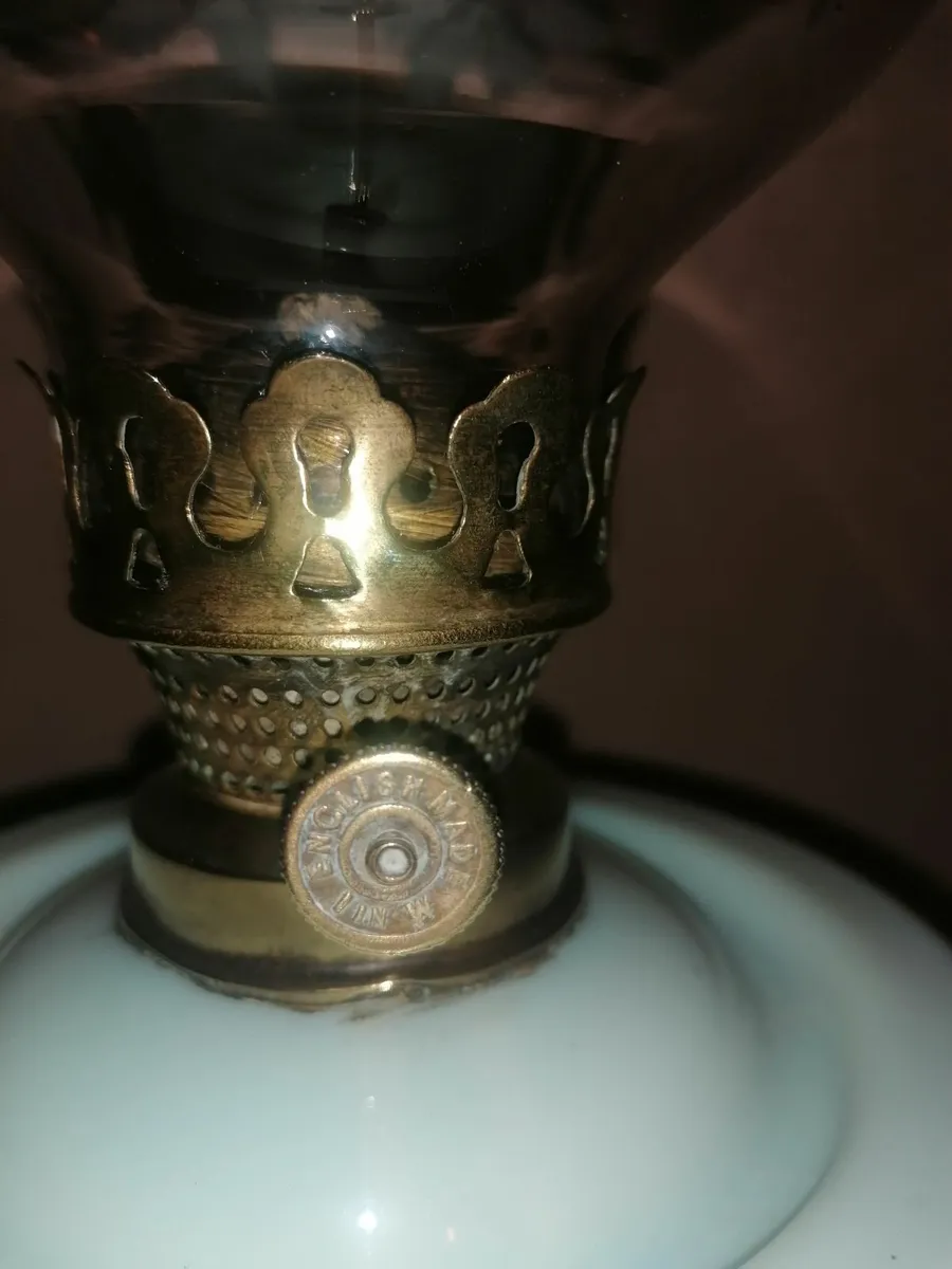 Antique Oil Lamp - Image 3