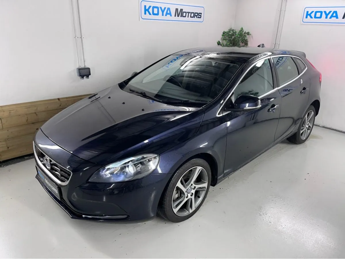 Volvo V40 2.0 D4 SE Luxury Diesel Automatic // Ma - Image 2