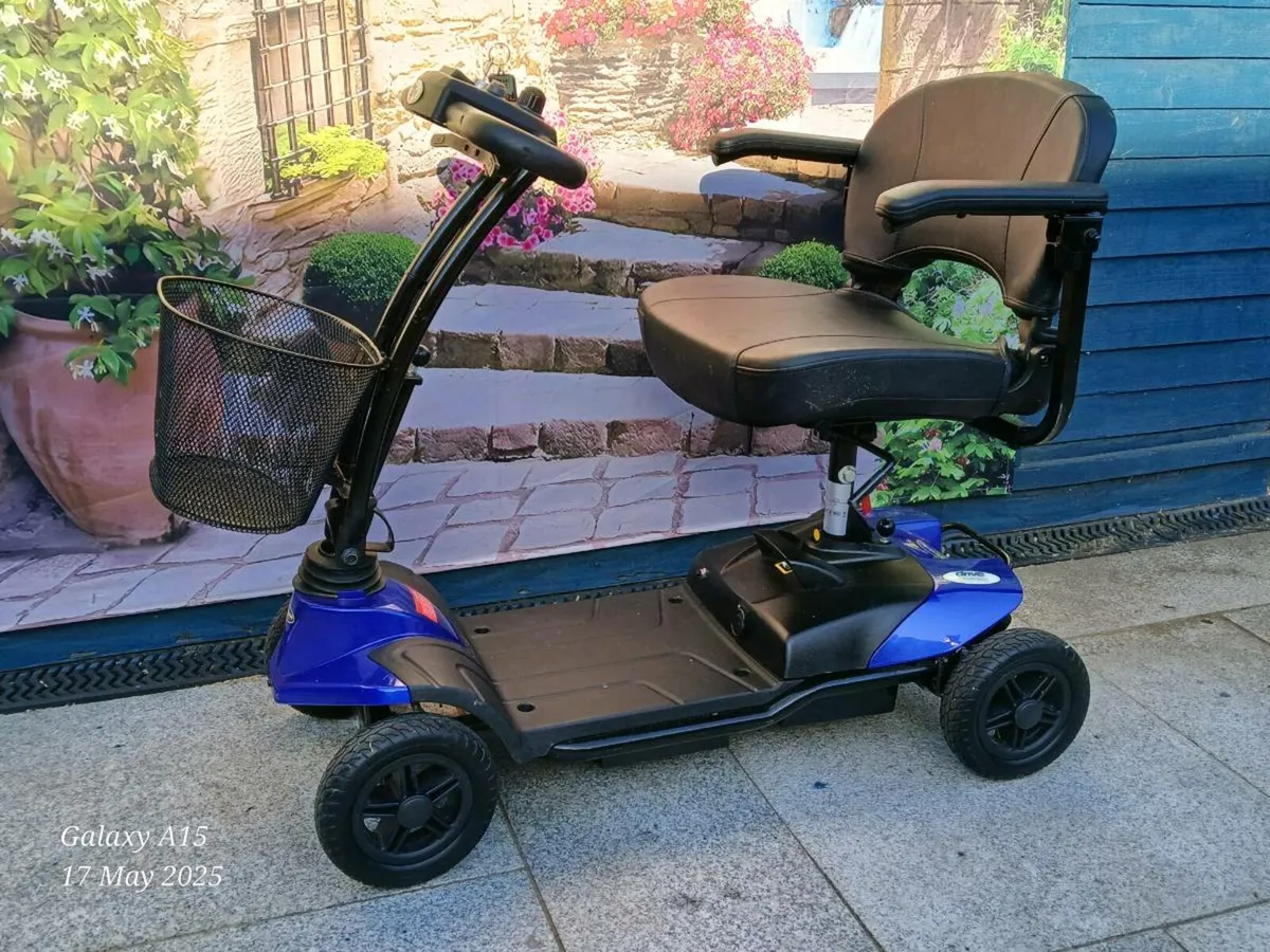 Mobility scooter - Image 1