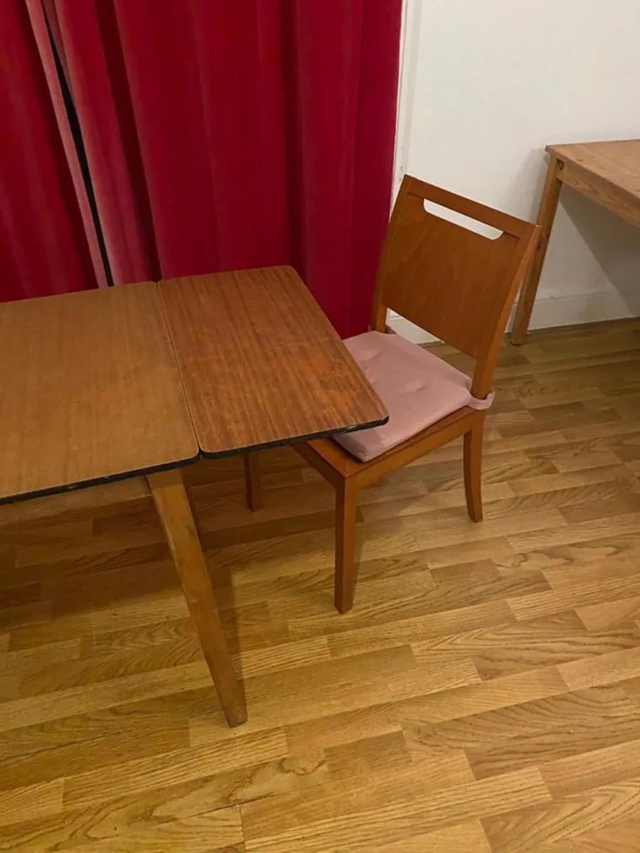 Table and two chairs - Image 2