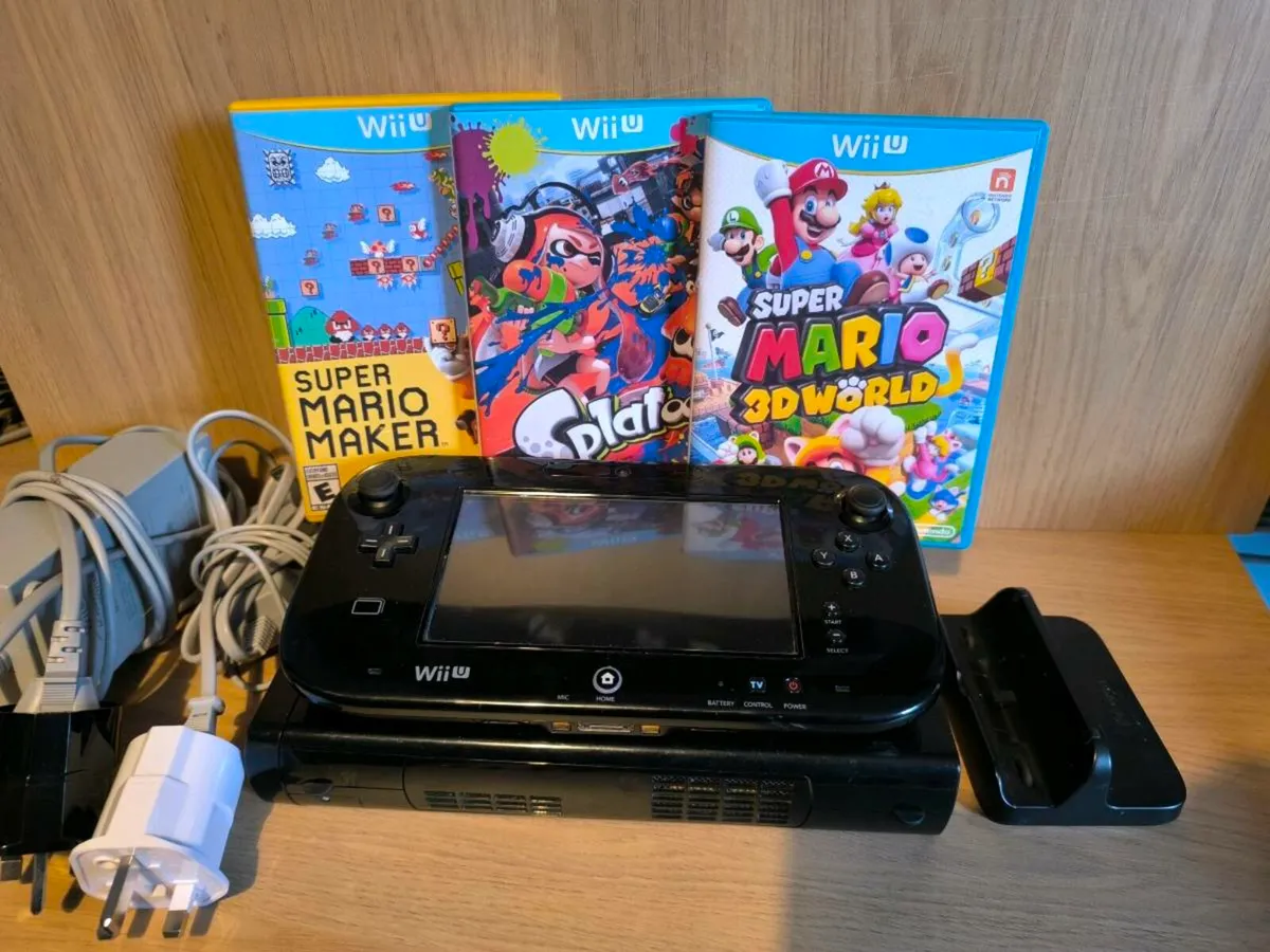 Nintendo Wii U with 4 games - Image 1