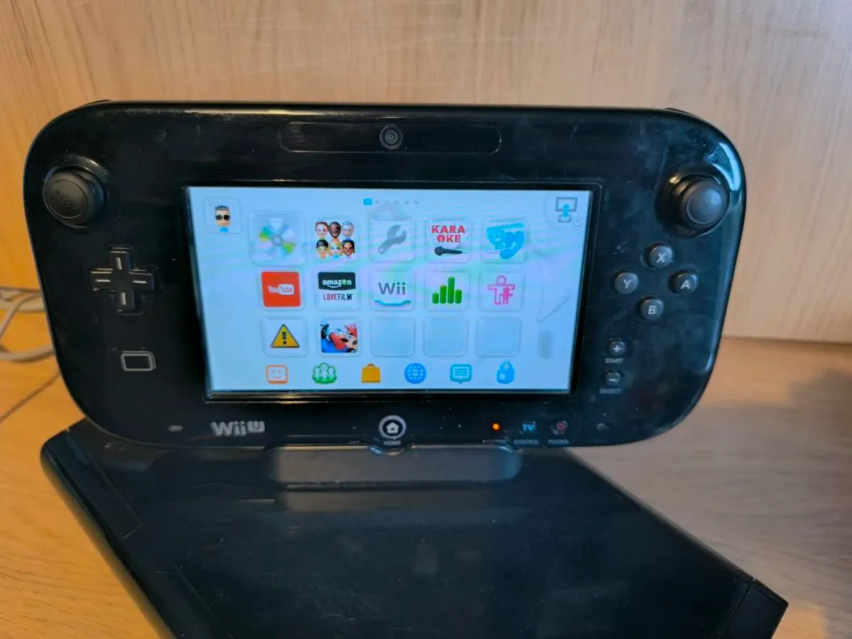 Nintendo Wii U with 4 games - Image 3