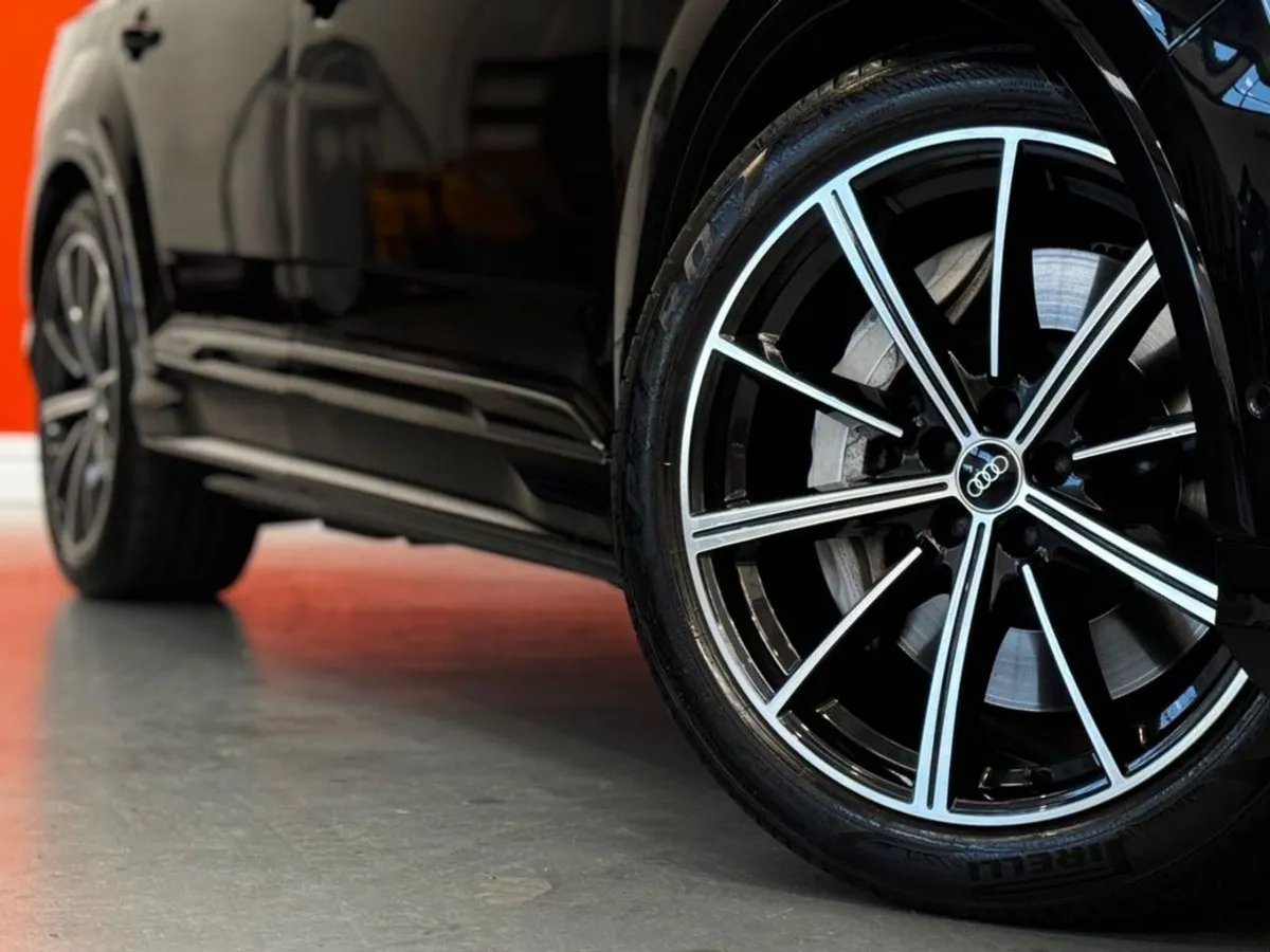 Audi Q7 Tfsi E Quattro S Line Black Edition  72 - Image 4