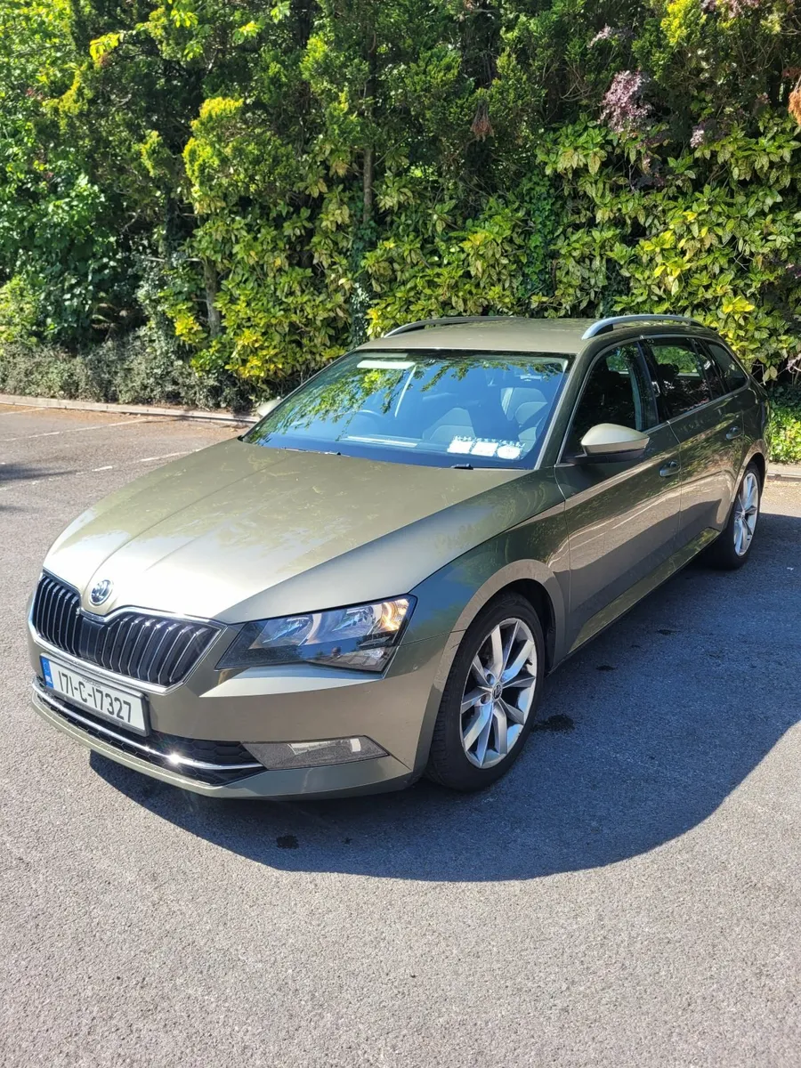 Skoda Superb 2017 - Image 2