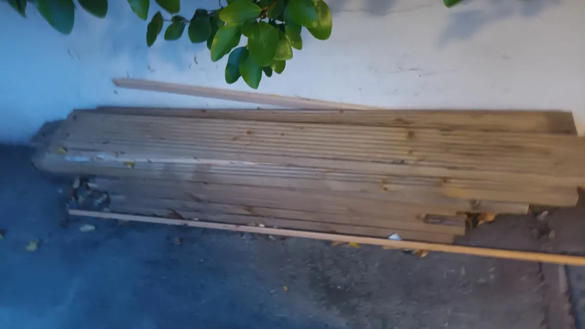 Table and decking - Image 1