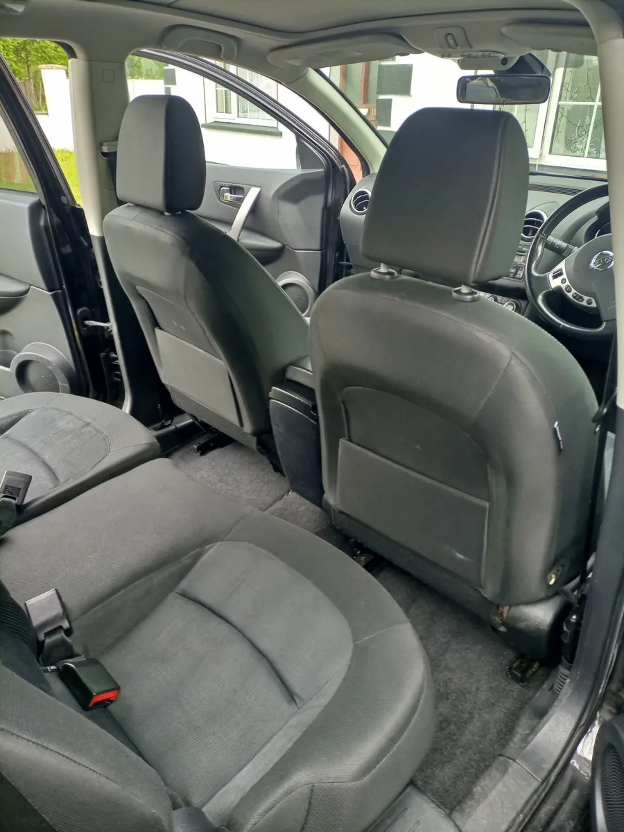 Nissan Qashqai+2 2010 - Image 1