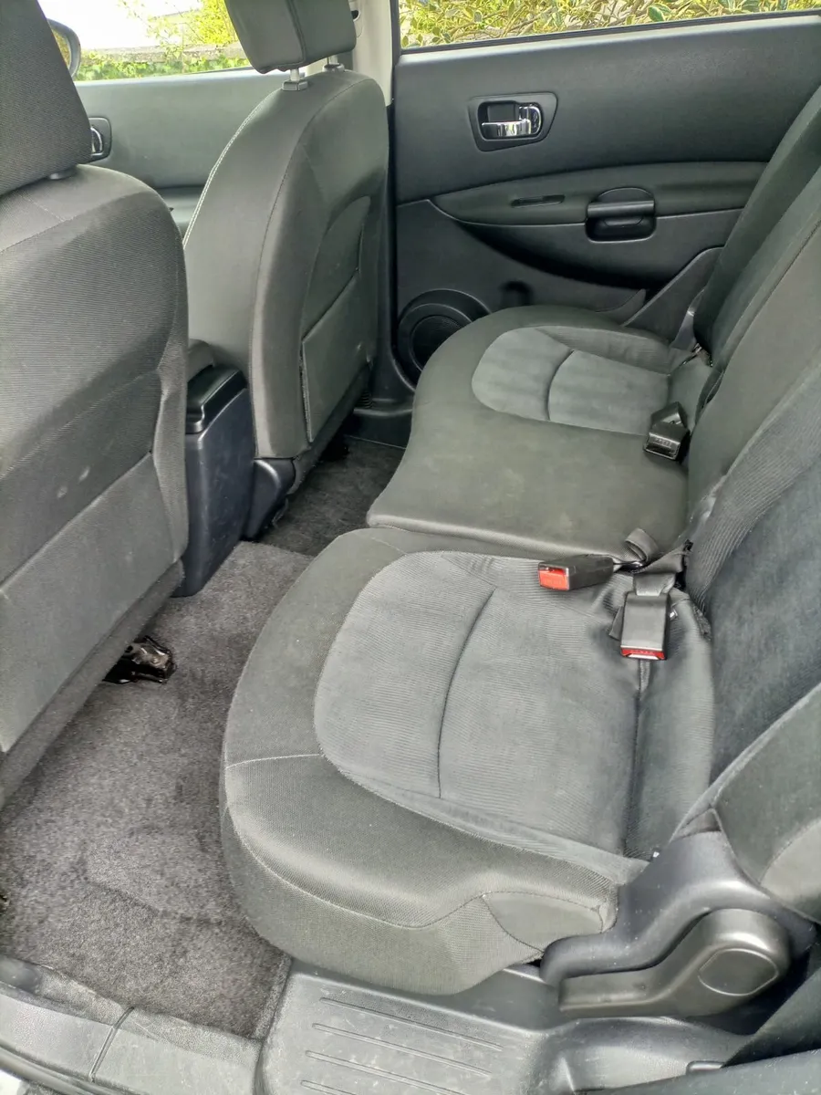 Nissan Qashqai+2 2010 - Image 2