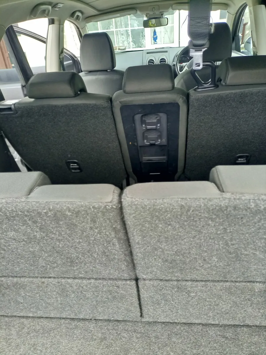 Nissan Qashqai+2 2010 - Image 3
