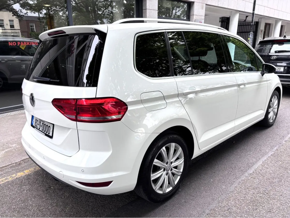 Volkswagen Touran 1.4tsi Auto Highline 7 Seat - Image 2