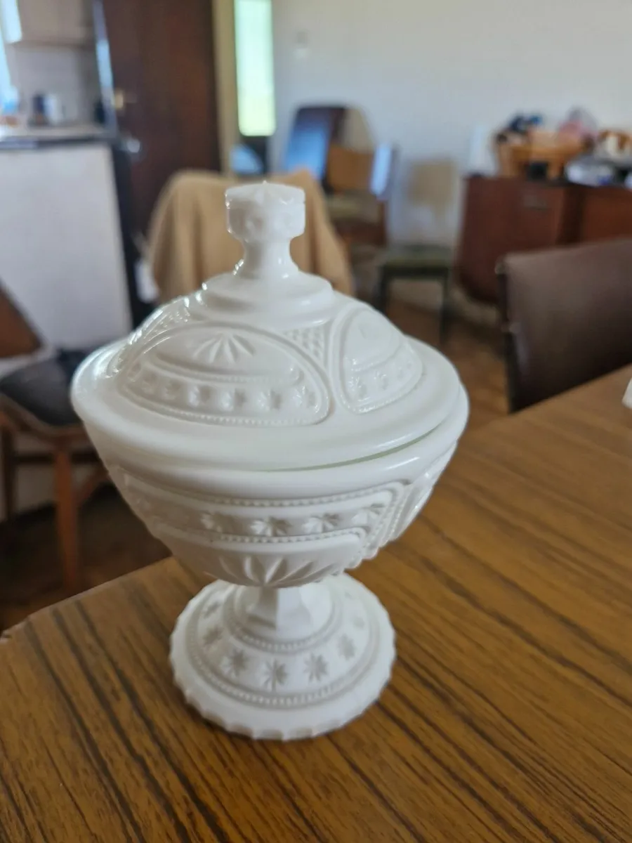 Various items - Image 1