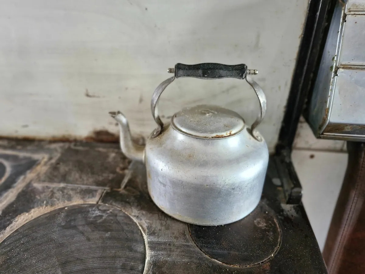 Miscellaneous items - Image 1