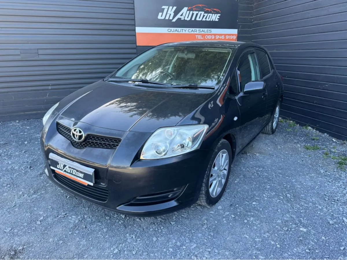 Toyota Auris RC 1.4 D-4d Terra 5DR - Image 3