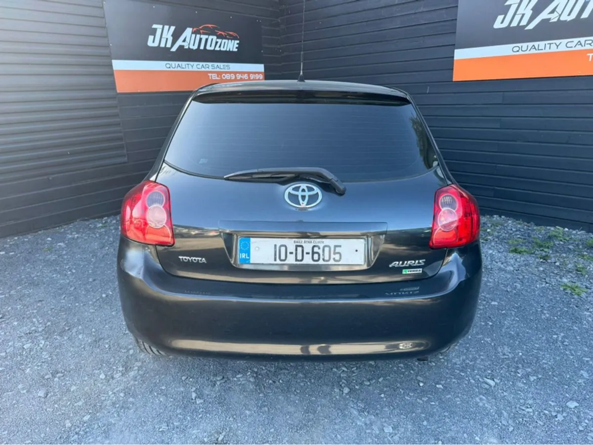Toyota Auris RC 1.4 D-4d Terra 5DR - Image 4