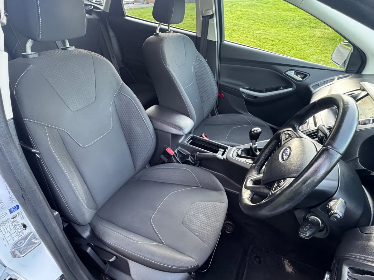 Ford Focus 2018 1.5 diesel low km clean car - Image 3