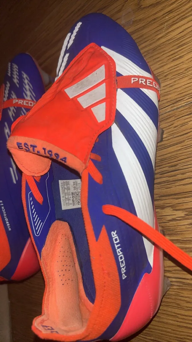 Football boots - Image 4