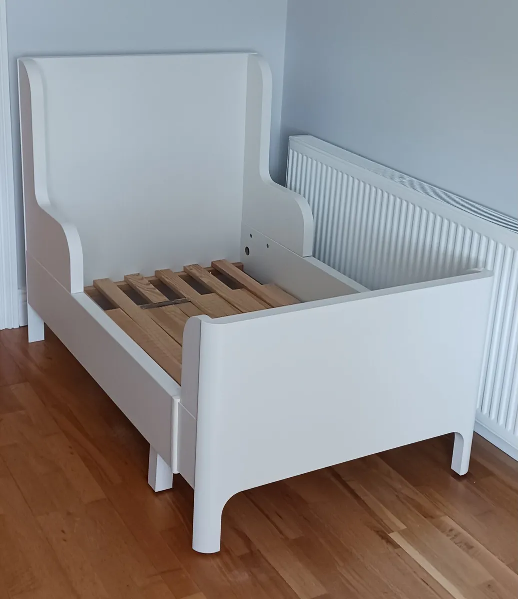 Bed - Image 1