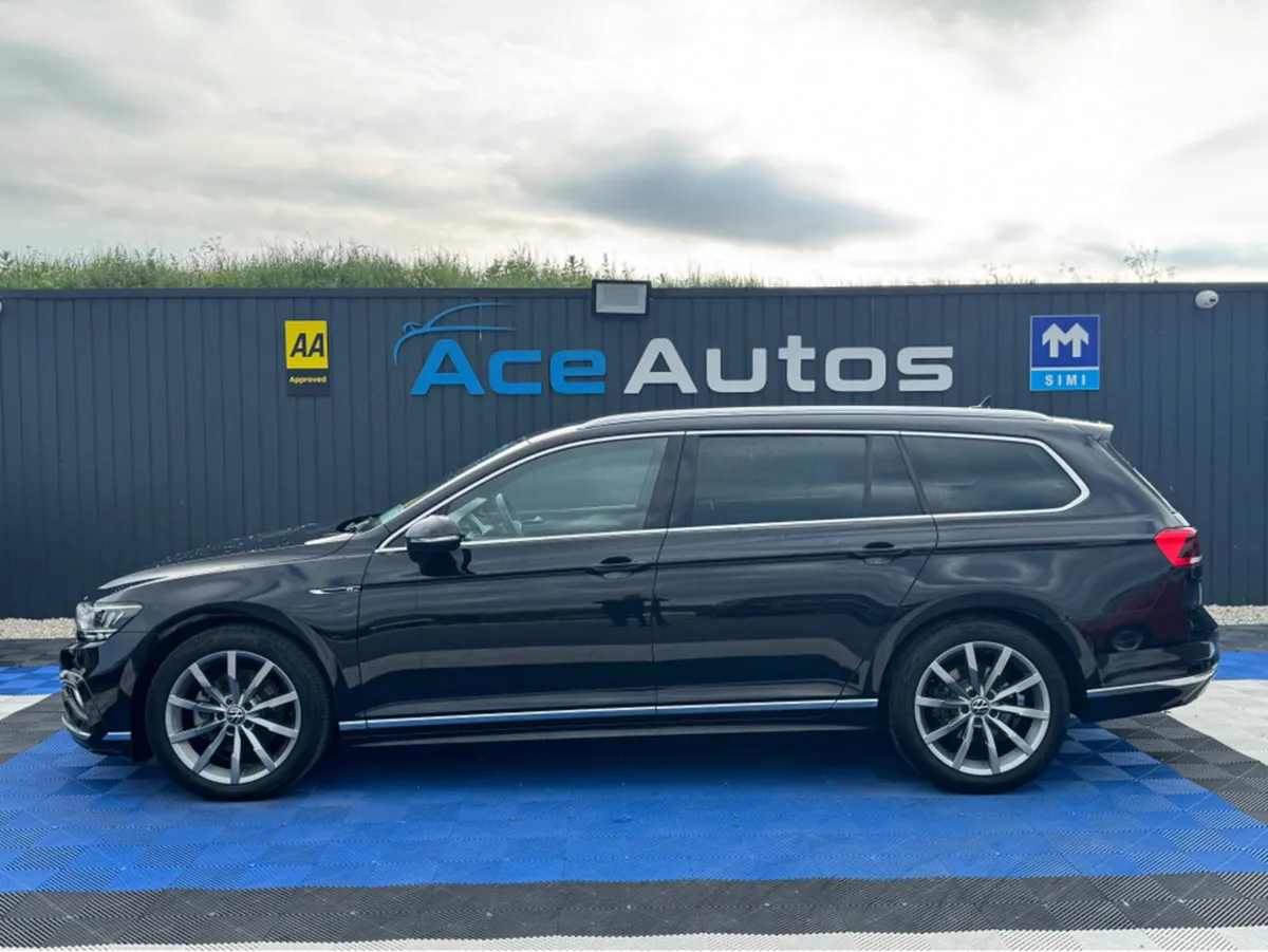Volkswagen Passat R-LINE - 2.0L DIESEL - AUTO - 12 - Image 4