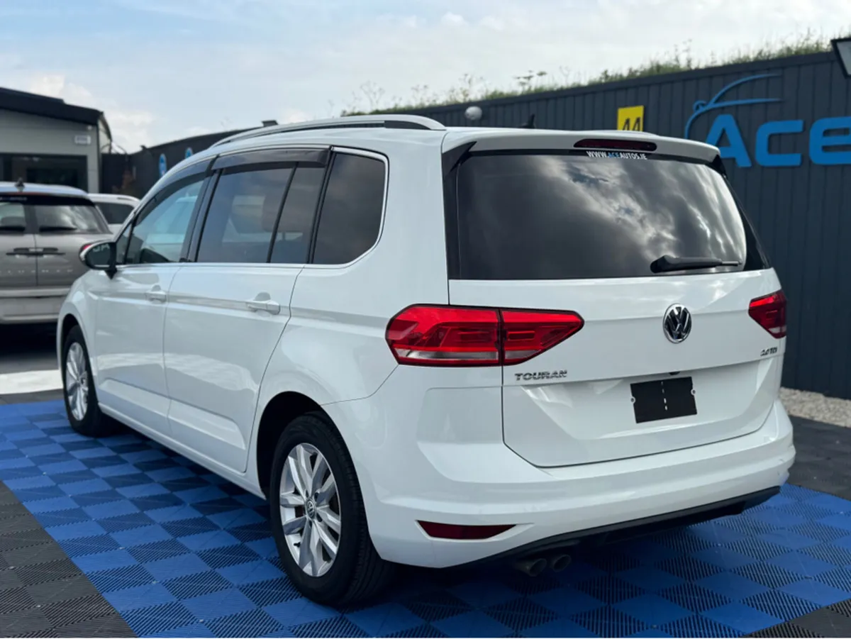 Volkswagen Touran CL - 2.0L DIESEL - AUTO - 7 SEAT - Image 4