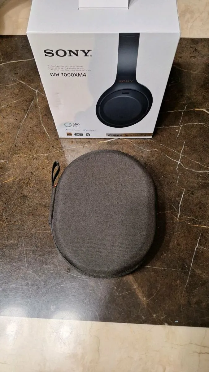 Sony WH-1000XM4 headphones – barely used - Image 3