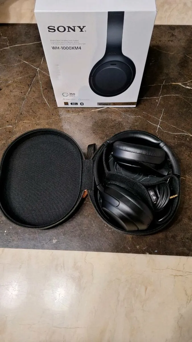 Sony WH-1000XM4 headphones – barely used - Image 4
