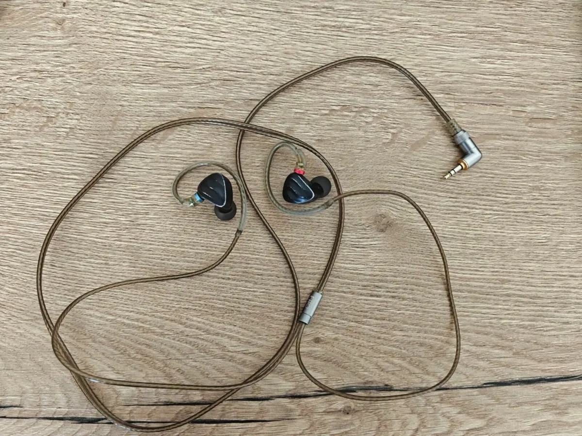 FiiO FH3 In-Ear Headphones - Image 1