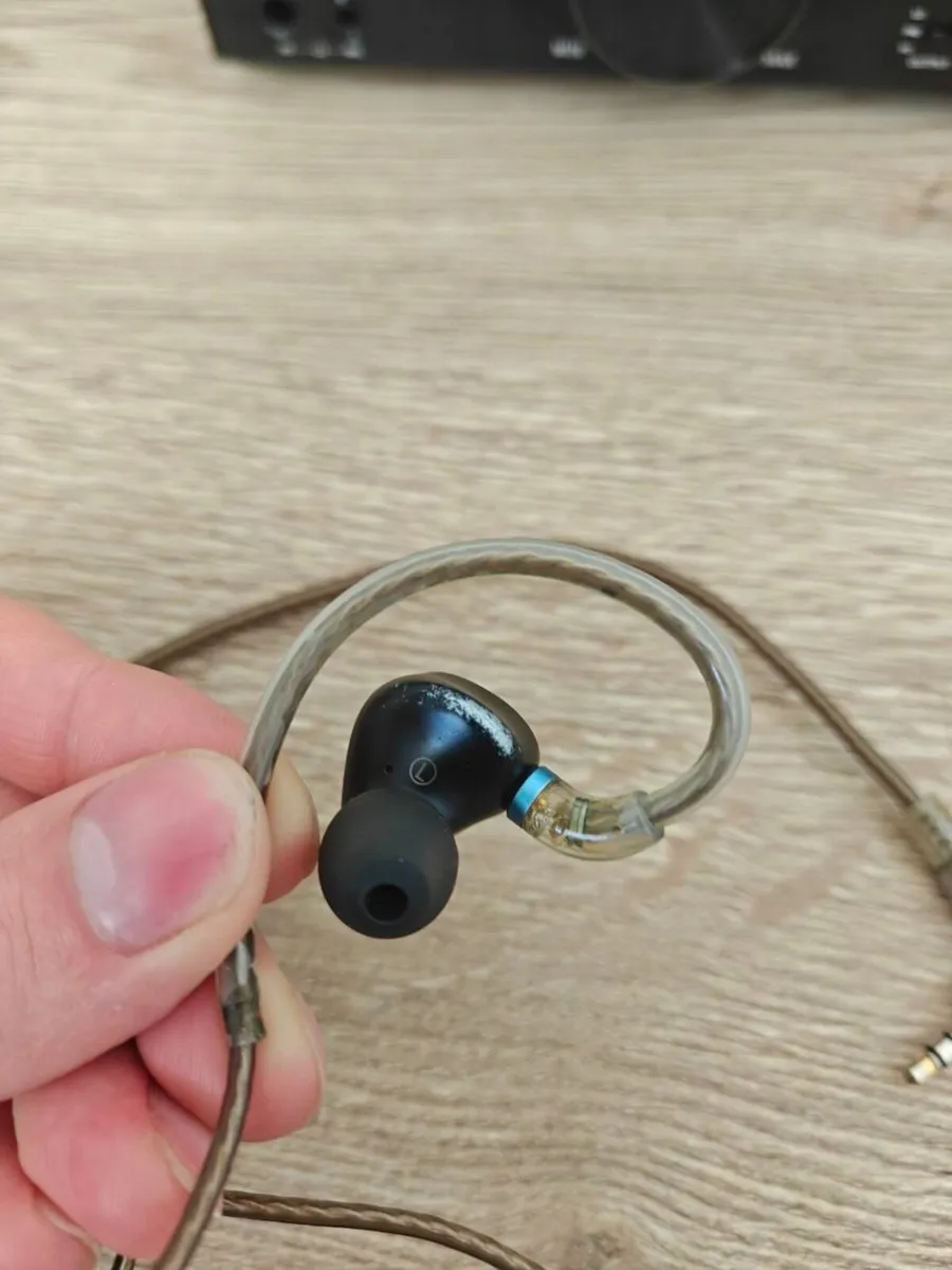 FiiO FH3 In-Ear Headphones - Image 2