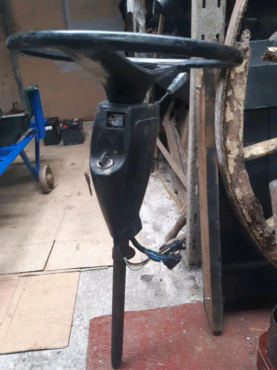 Mini Steering Column and wheel - Image 1