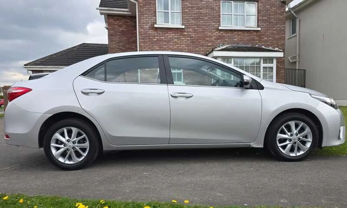2016 Toyota Corolla - Image 2