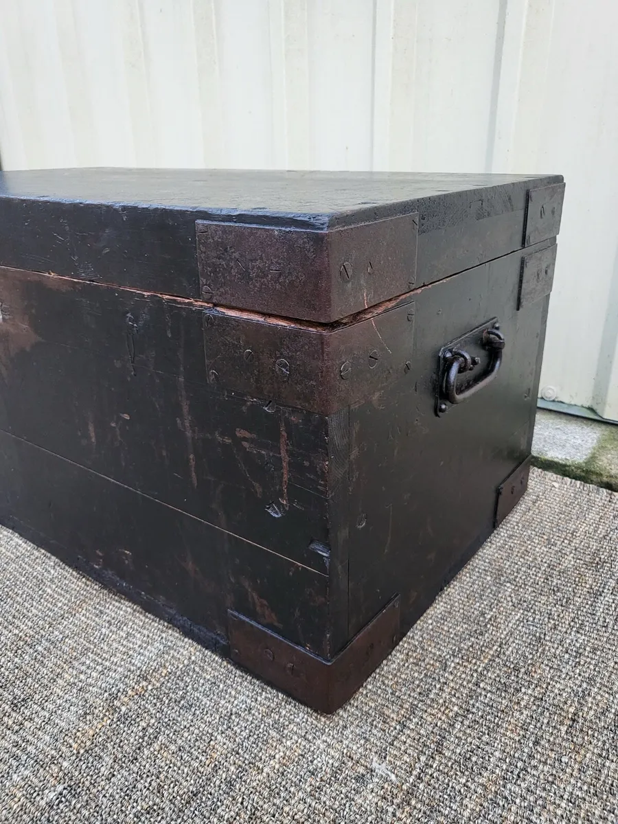 Victorian pine trunk - Image 4