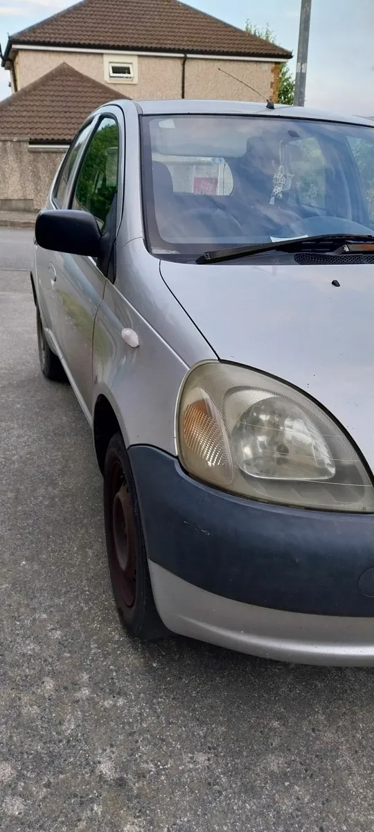 Toyota Yaris 1999 - Image 1
