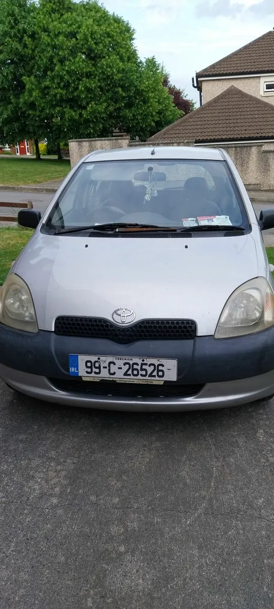 Toyota Yaris 1999 - Image 4